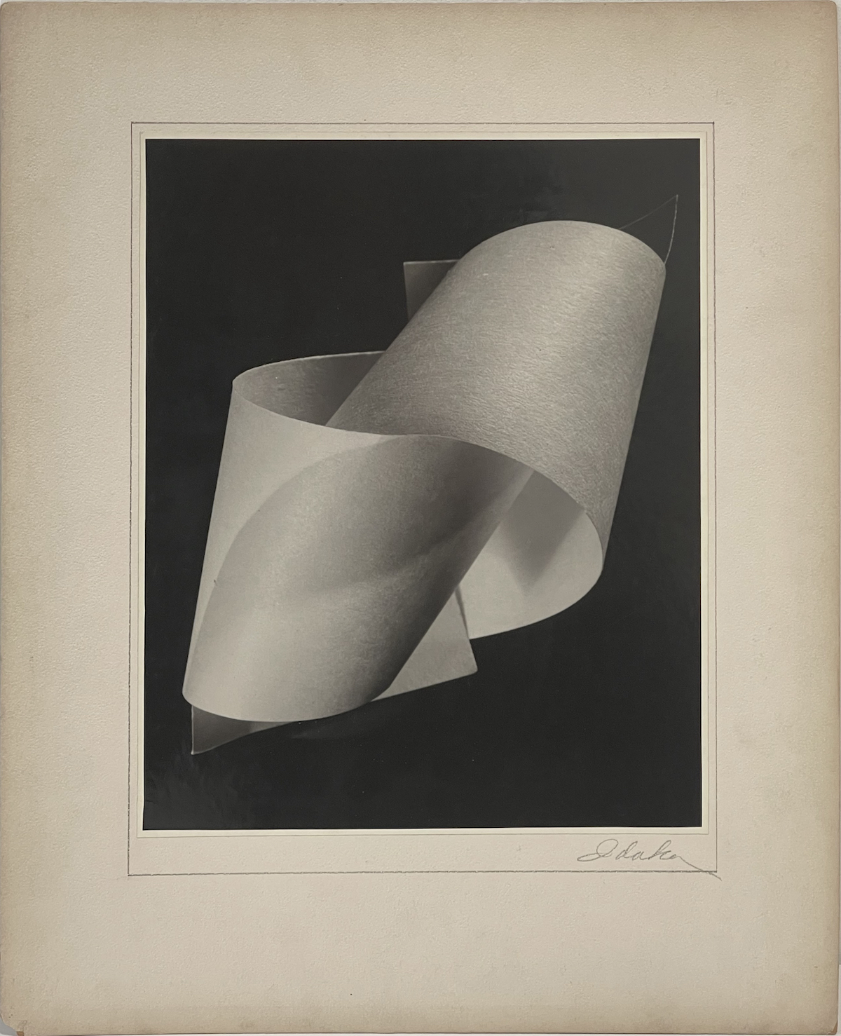 Yuichi Idaka, Untitled 1942-1947, gelatin silver print, 13 7/16 x 10 11/16 inches
