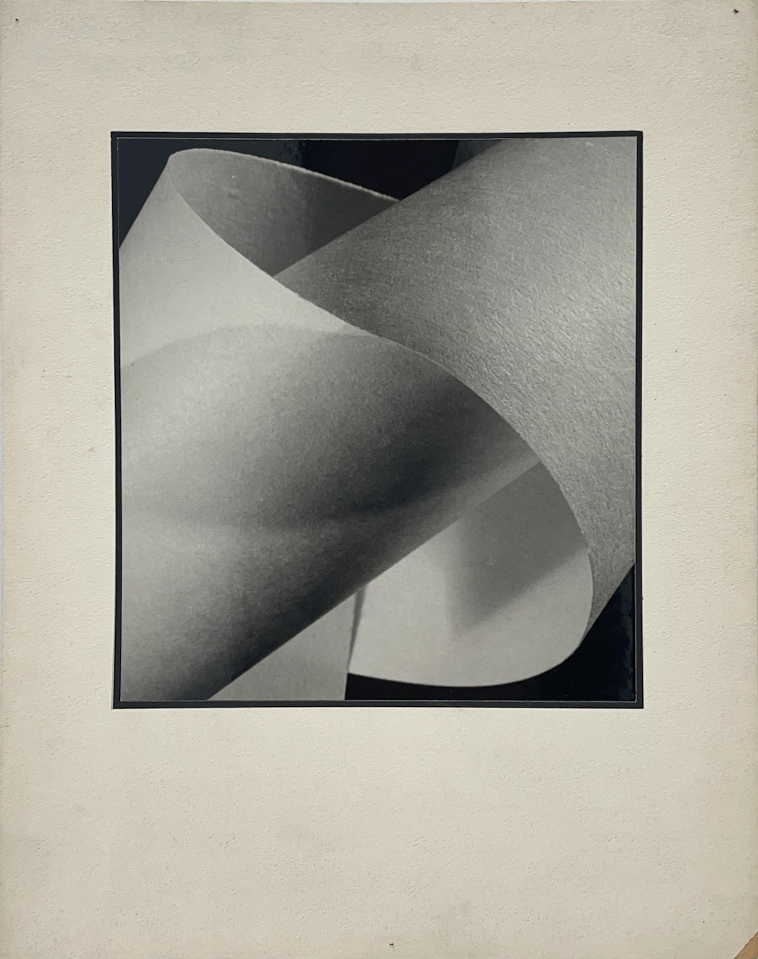 Yuichi Idaka, Untitled 1942-1947, gelatin silver print, 9 1/2 x 8 9/16 inches
